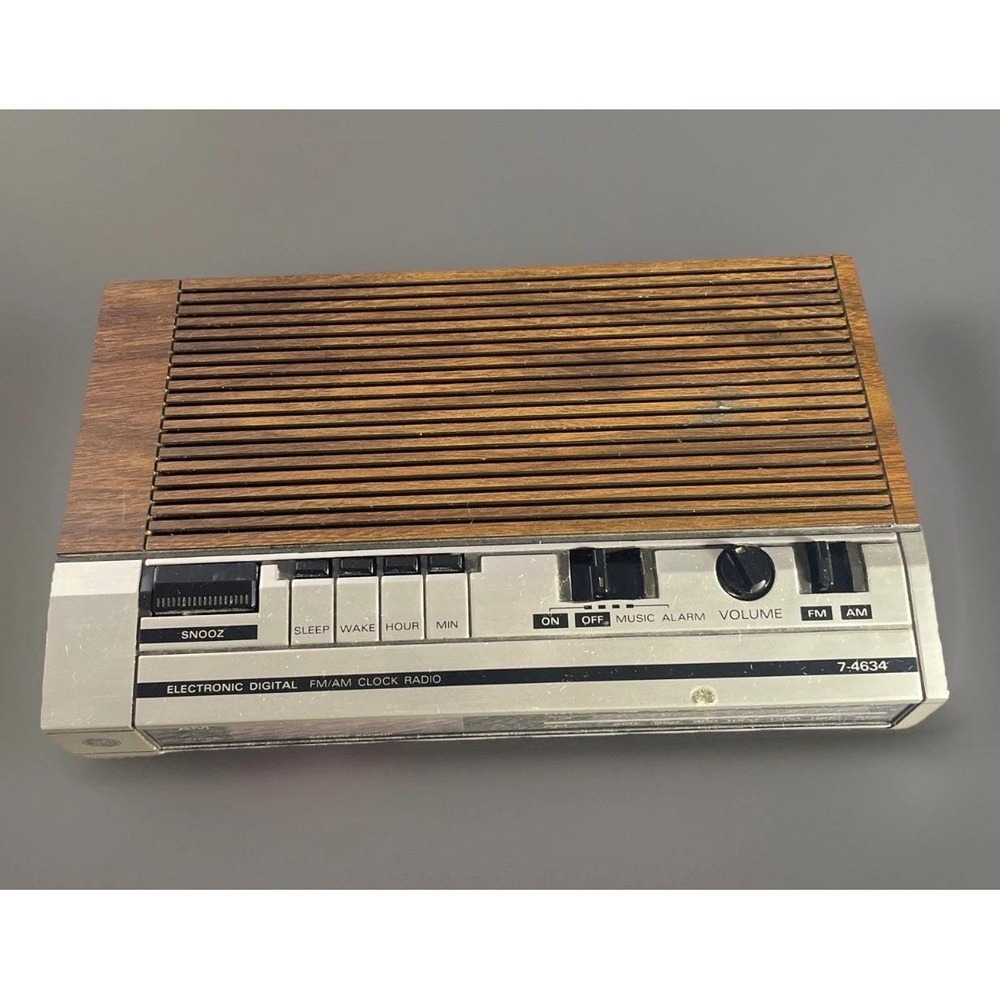 Vintage General Electric Radio Alarm Clock (working) - Picture 2 of 5